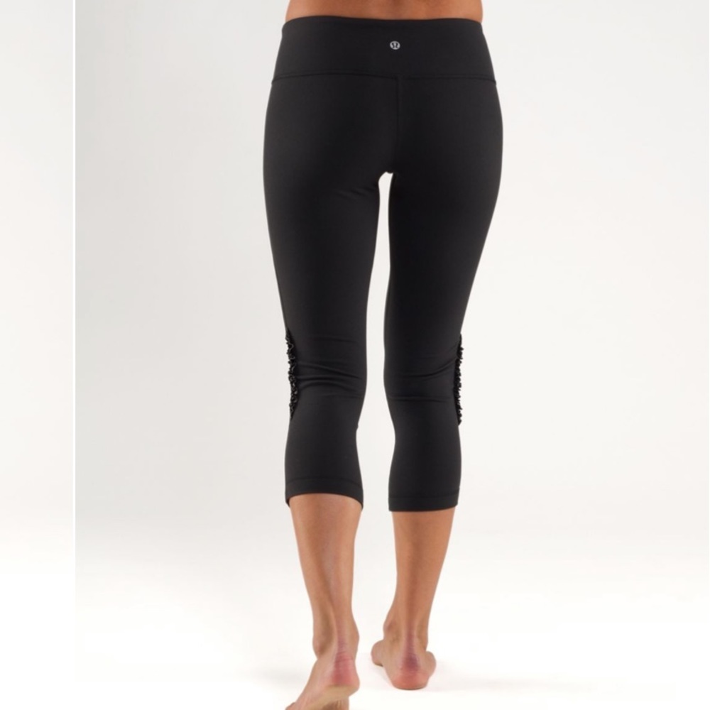 Lululemon Wunder Under Crop Ruffle Leggings Size 6 - Picture 2 of 11